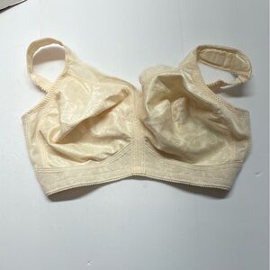 😍Playtex Cream Bra Intimates & Sleepwear